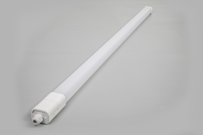 IP65 SLIMLINE 배튼 조명을 청소하기 전에 전원을 꺼야 합니까?